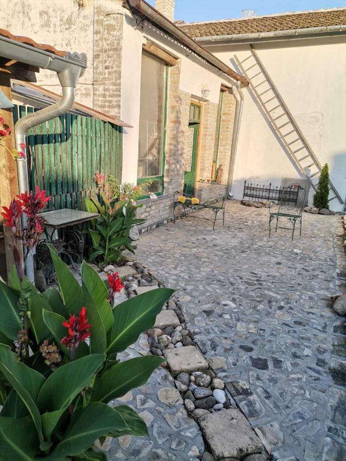 Somborski Salas - Strogi Centar Buitenkant foto