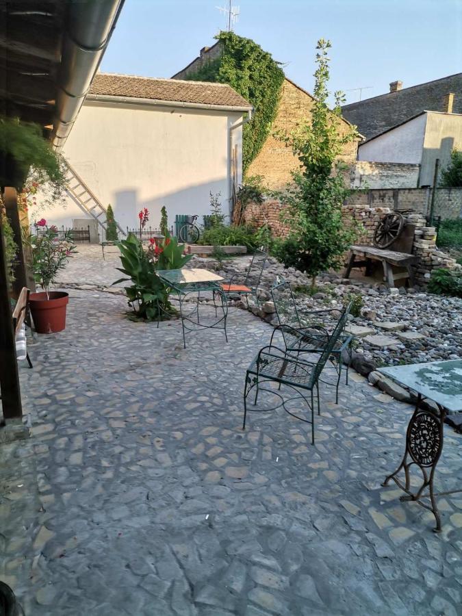 Somborski Salas - Strogi Centar Buitenkant foto
