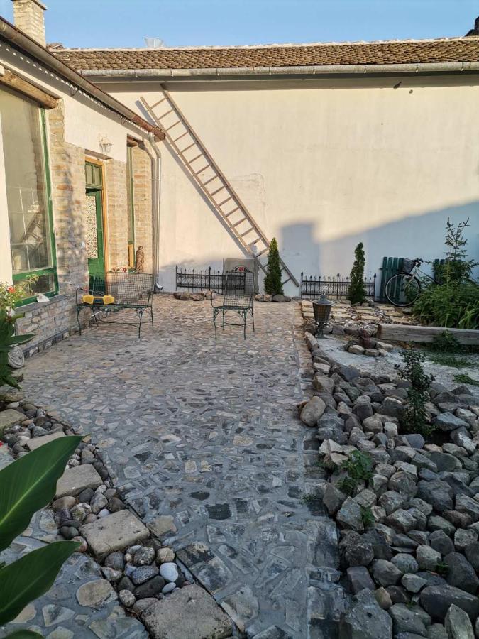 Somborski Salas - Strogi Centar Buitenkant foto