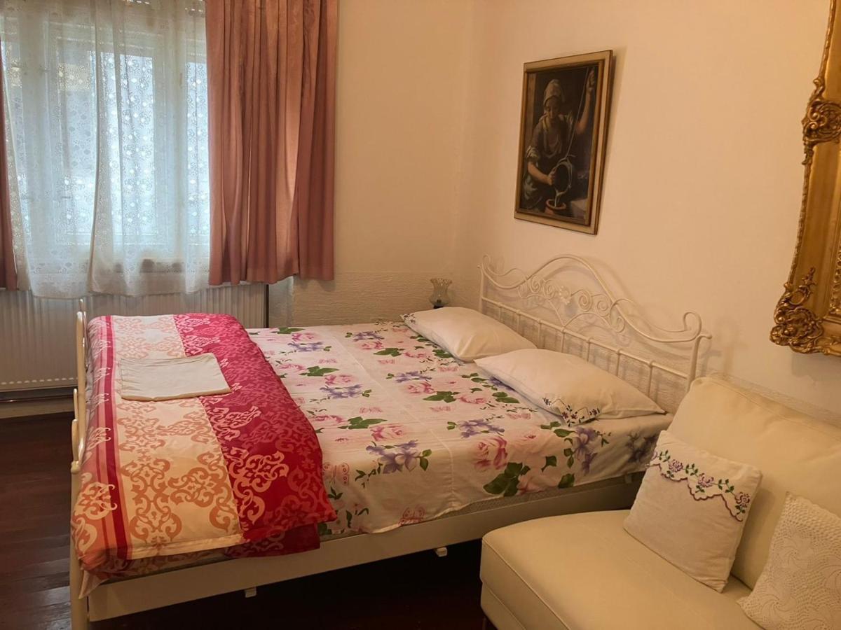 Somborski Salas - Strogi Centar Buitenkant foto