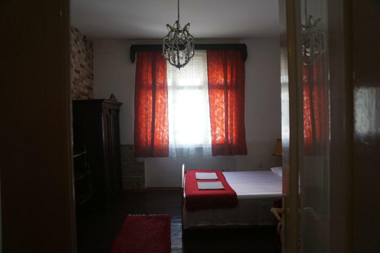 Somborski Salas - Strogi Centar Buitenkant foto