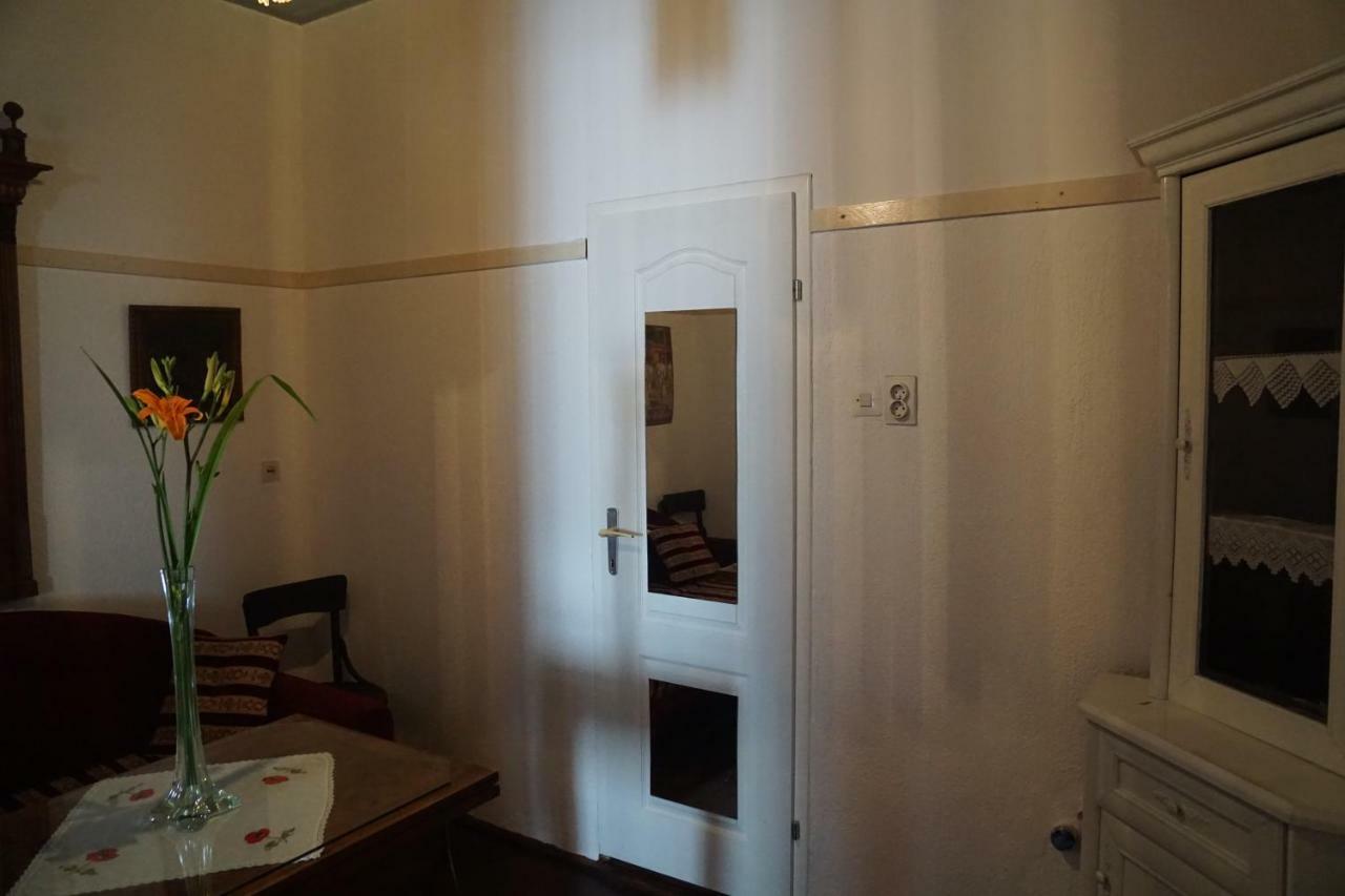 Somborski Salas - Strogi Centar Buitenkant foto