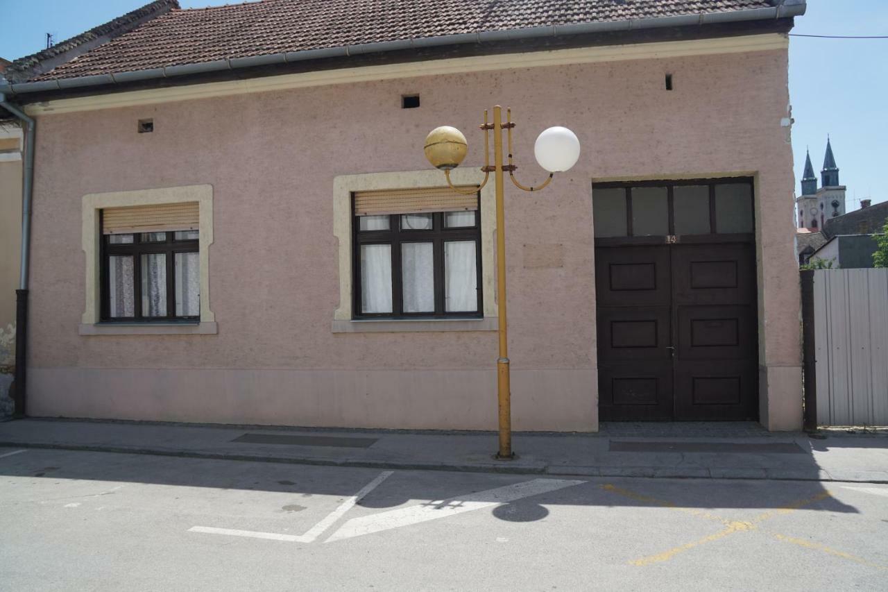 Somborski Salas - Strogi Centar Buitenkant foto